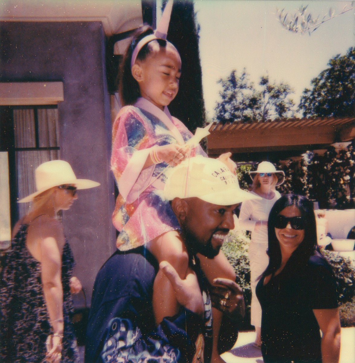 Kanye West 與女兒度過父親節