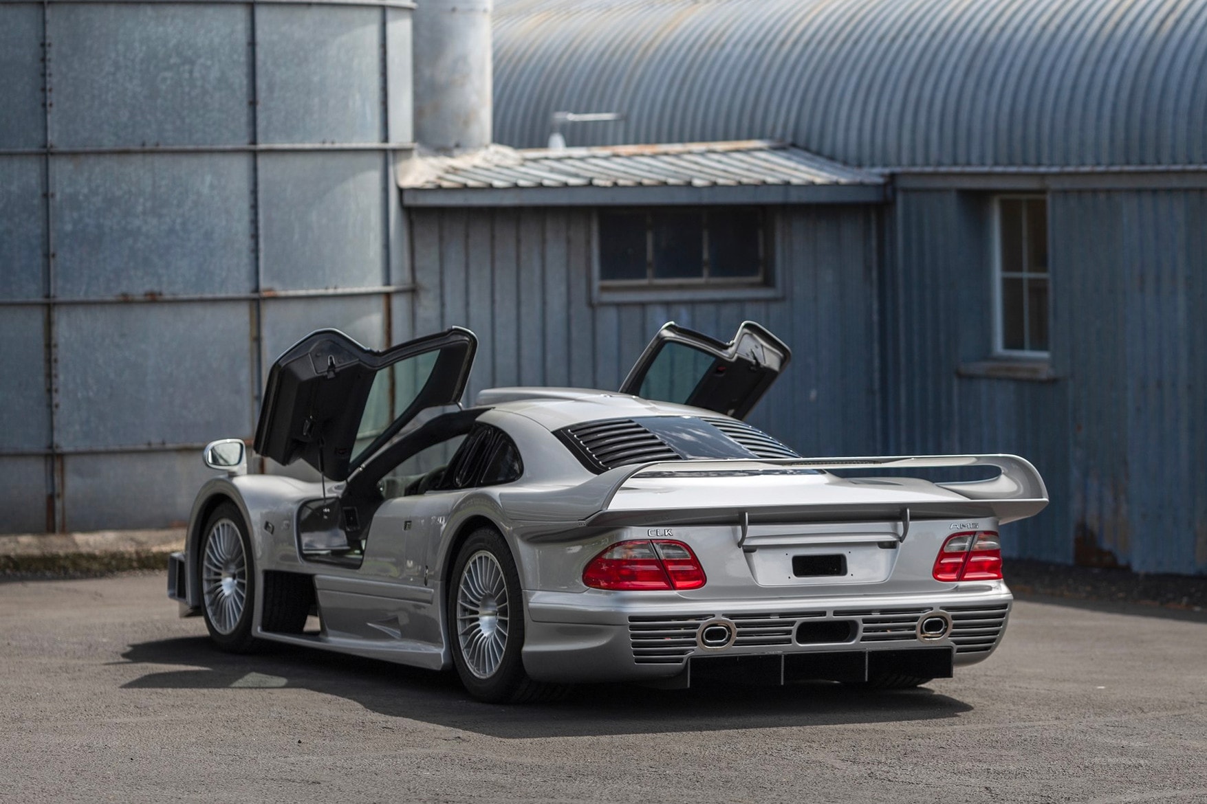1998 年產 Mercedes-Benz AMG CLK GTR 跑車將公開拍賣