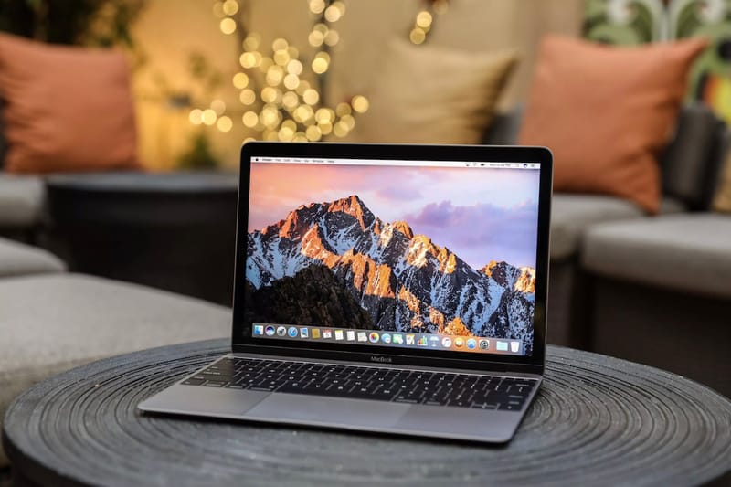 Apple 新專利！未來 MacBook 或將增設無線充電配備