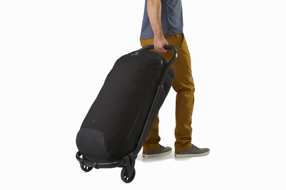 Arc’teryx 推出 Rolling Duffle 大型拖拉旅行袋