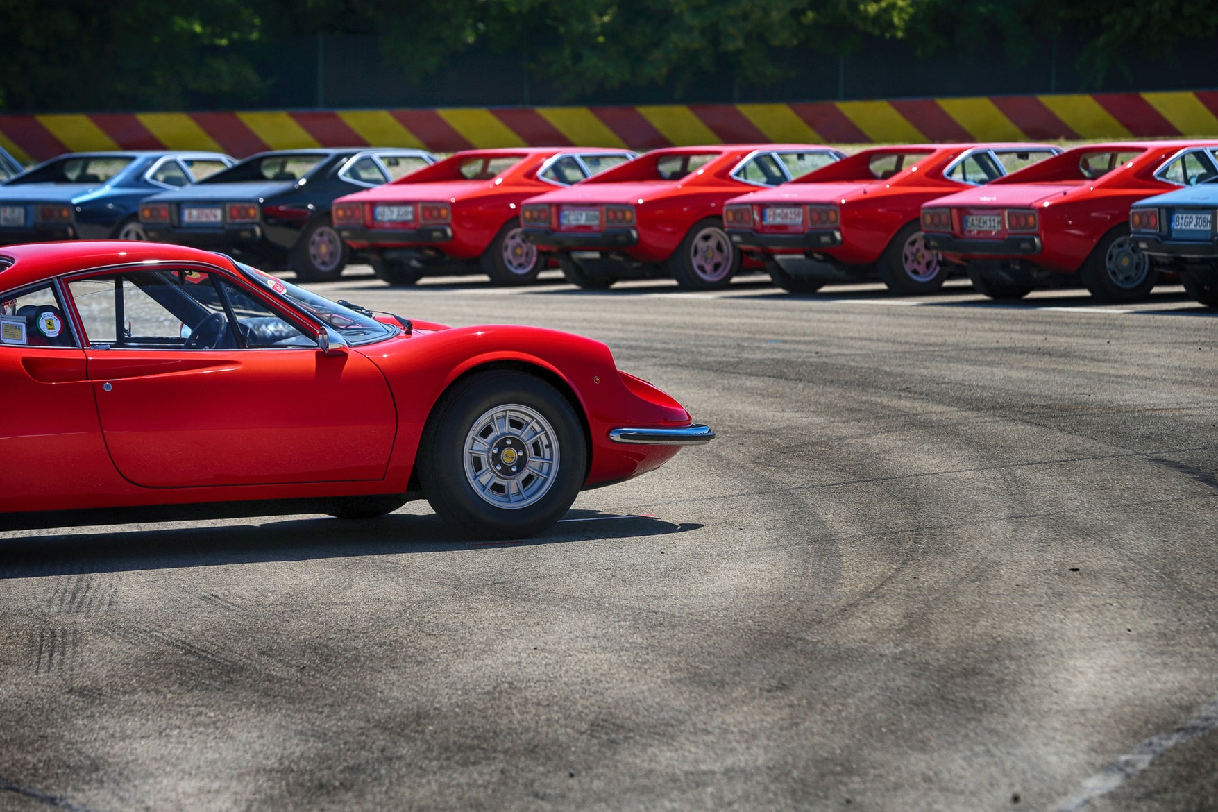 Ferrari 於意大利總部慶祝首部量產跑車 Dino 正式亮相 50 周年