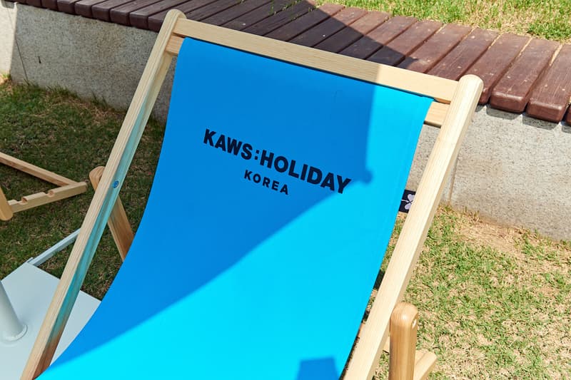 直擊 KAWS 水上漂浮雕塑作品「KAWS:HOLIDAY」期間限定店開幕盛況