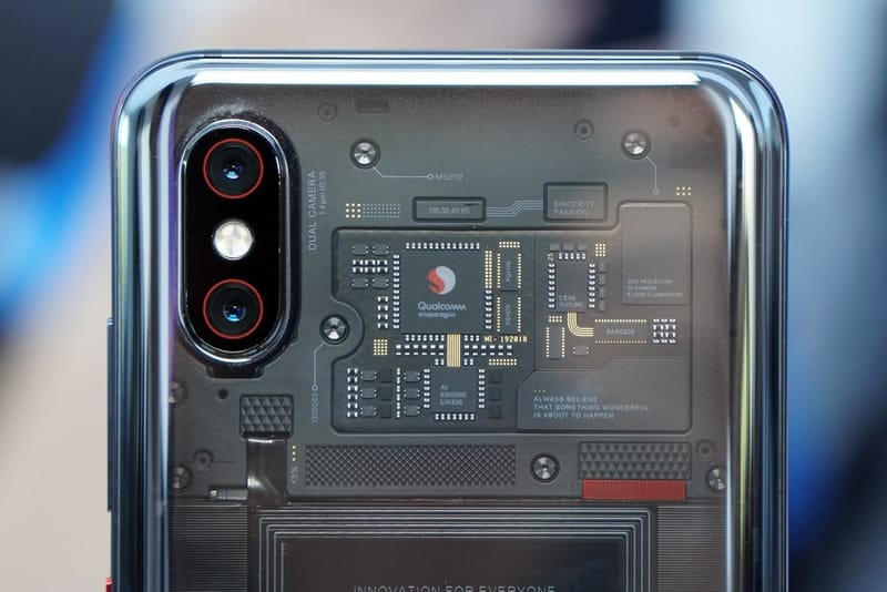 小米 8 探索版「完美」組裝電路板真相揭盅