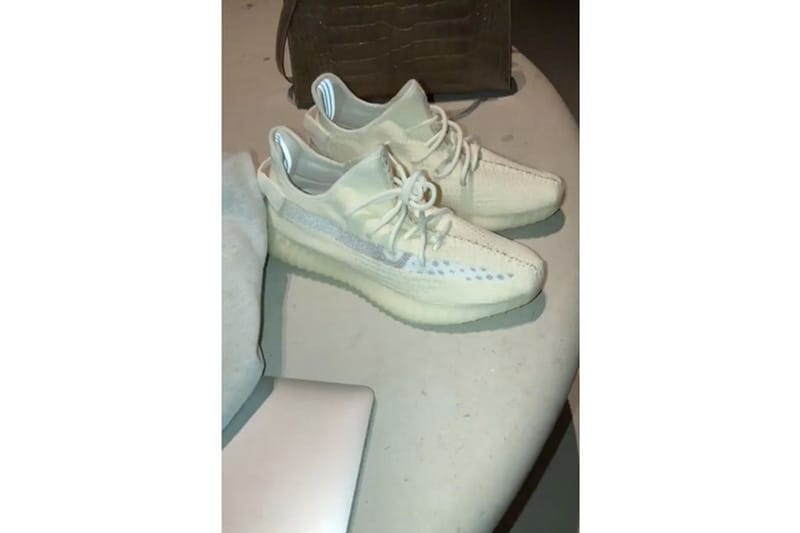 Kim Kardashian 再次曝光全新 YEEZY BOOST 350 設計