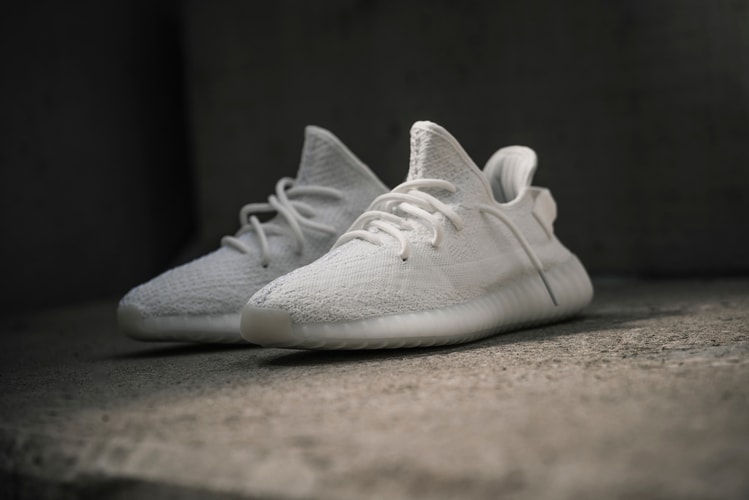 adidas Originals 宣佈 YEEZY BOOST 350 V2「Triple White」配色將於下月回歸