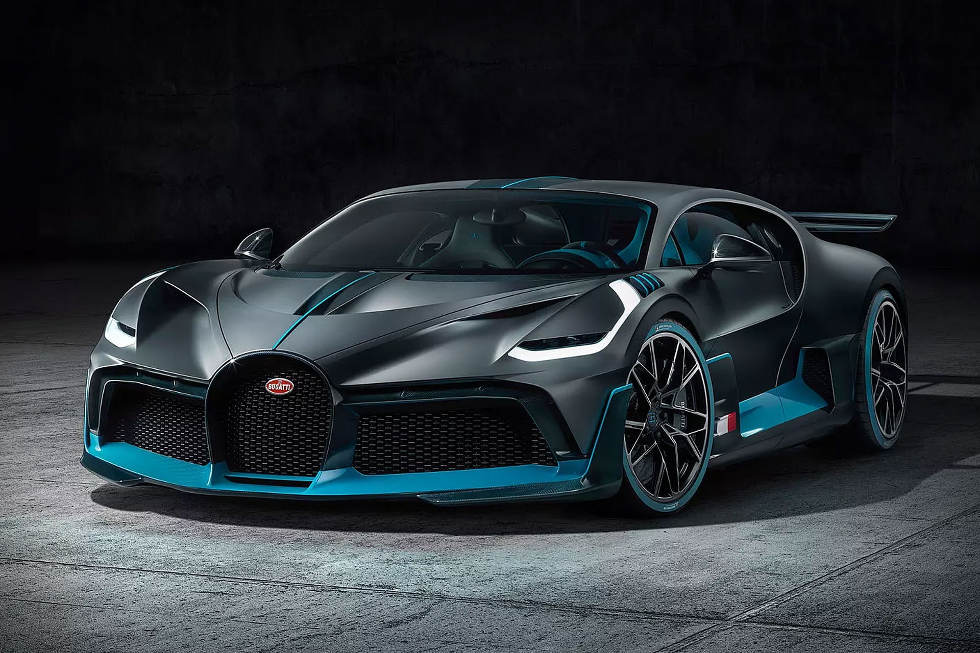 全球限量 40 台！Bugatti 全新超級跑車 Divo 震撼登場