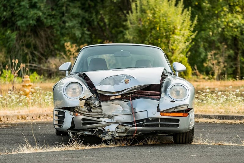 重傷 Porsche 959 Komfort 以天價成交