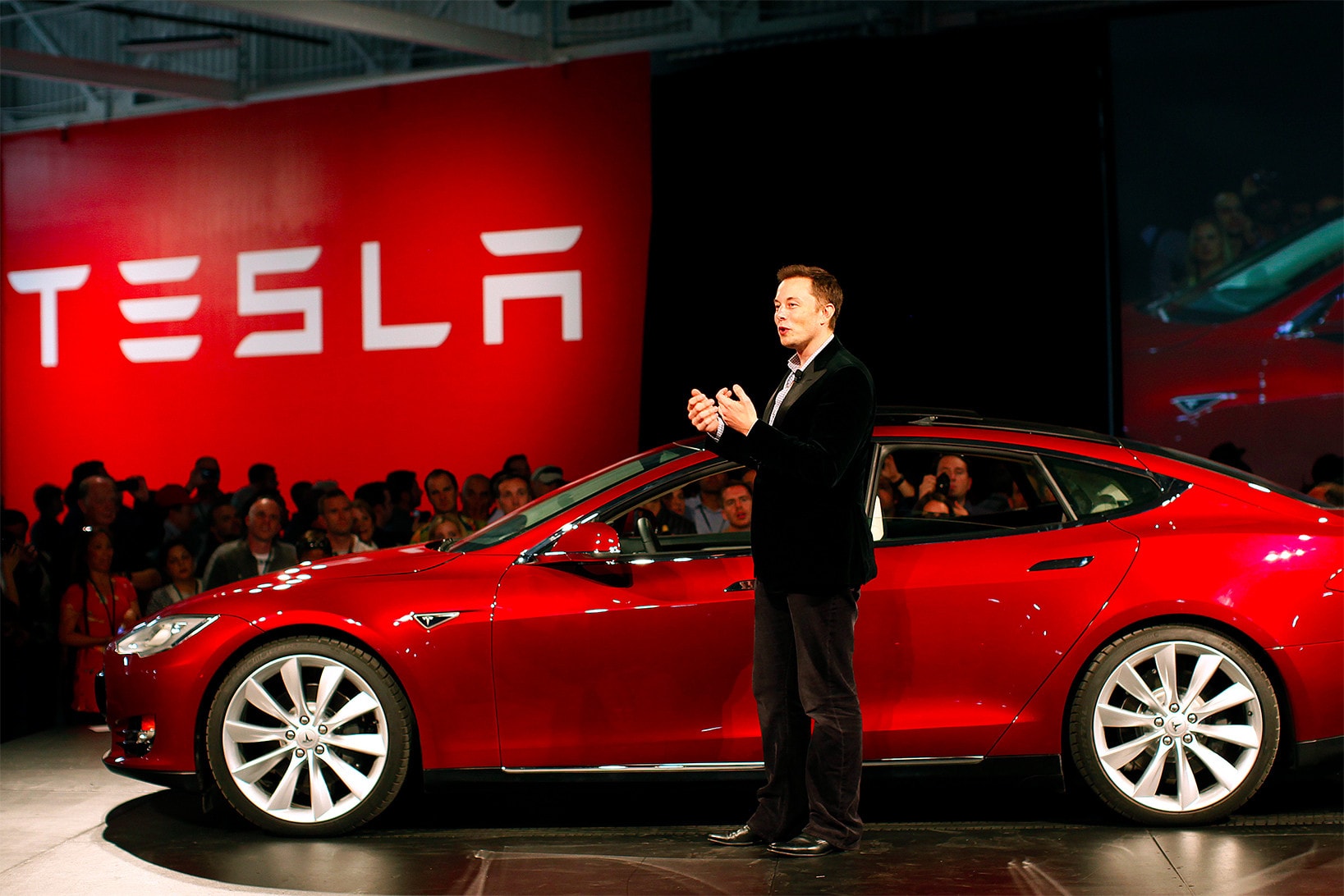 新的衝擊？Elon Musk 正考慮把 Tesla 私有化