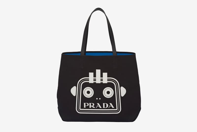 Prada 推出多款全新印花帆布 Tote Bag