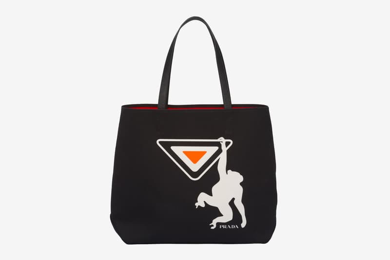 Prada 推出多款全新印花帆布 Tote Bag