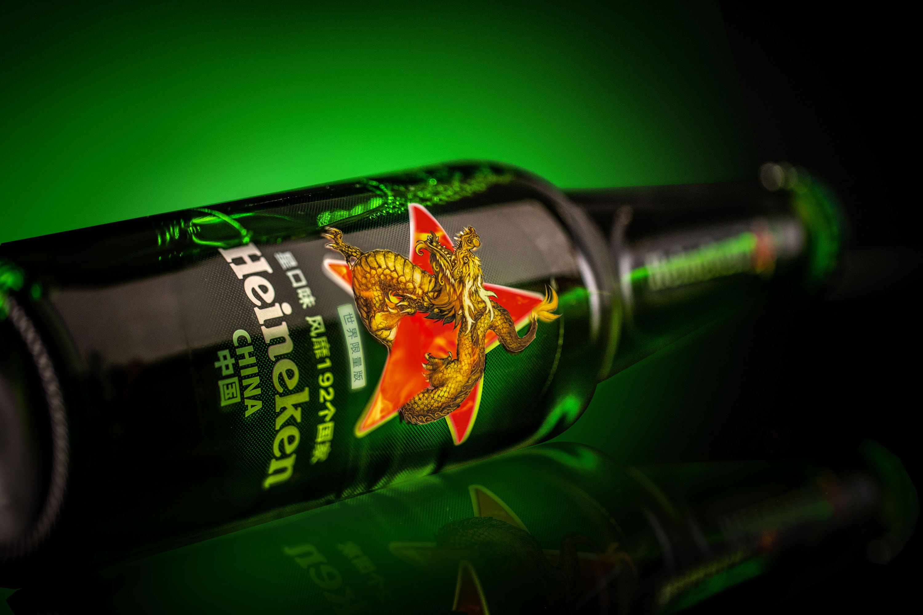 Heineken 與 Xander Zhou 攜手打造首款限量版中国瓶