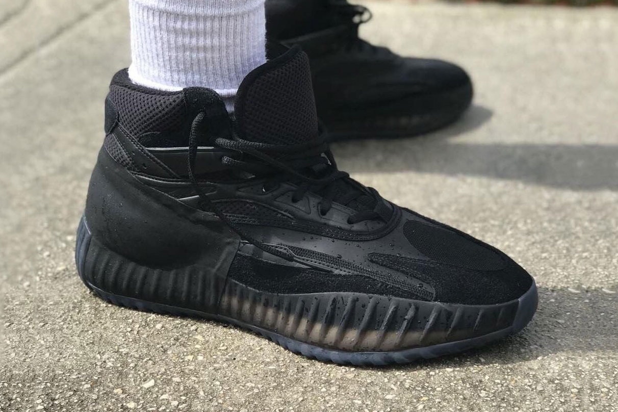 實物發見－adidas YEEZY 籃球鞋全黑配色版本首度曝光？！