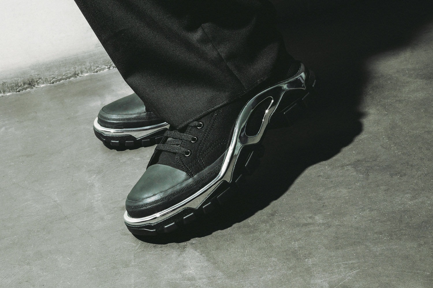 adidas Originals by Raf Simons 全新 RS Detroit Runner 系列正式上架