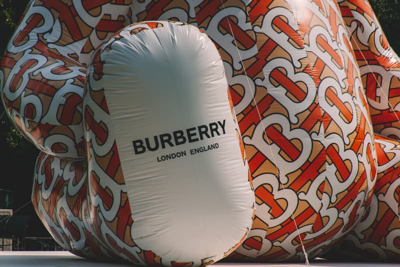 Burberry 全新「Thomas Burberry」Monogram 裝置現身上海