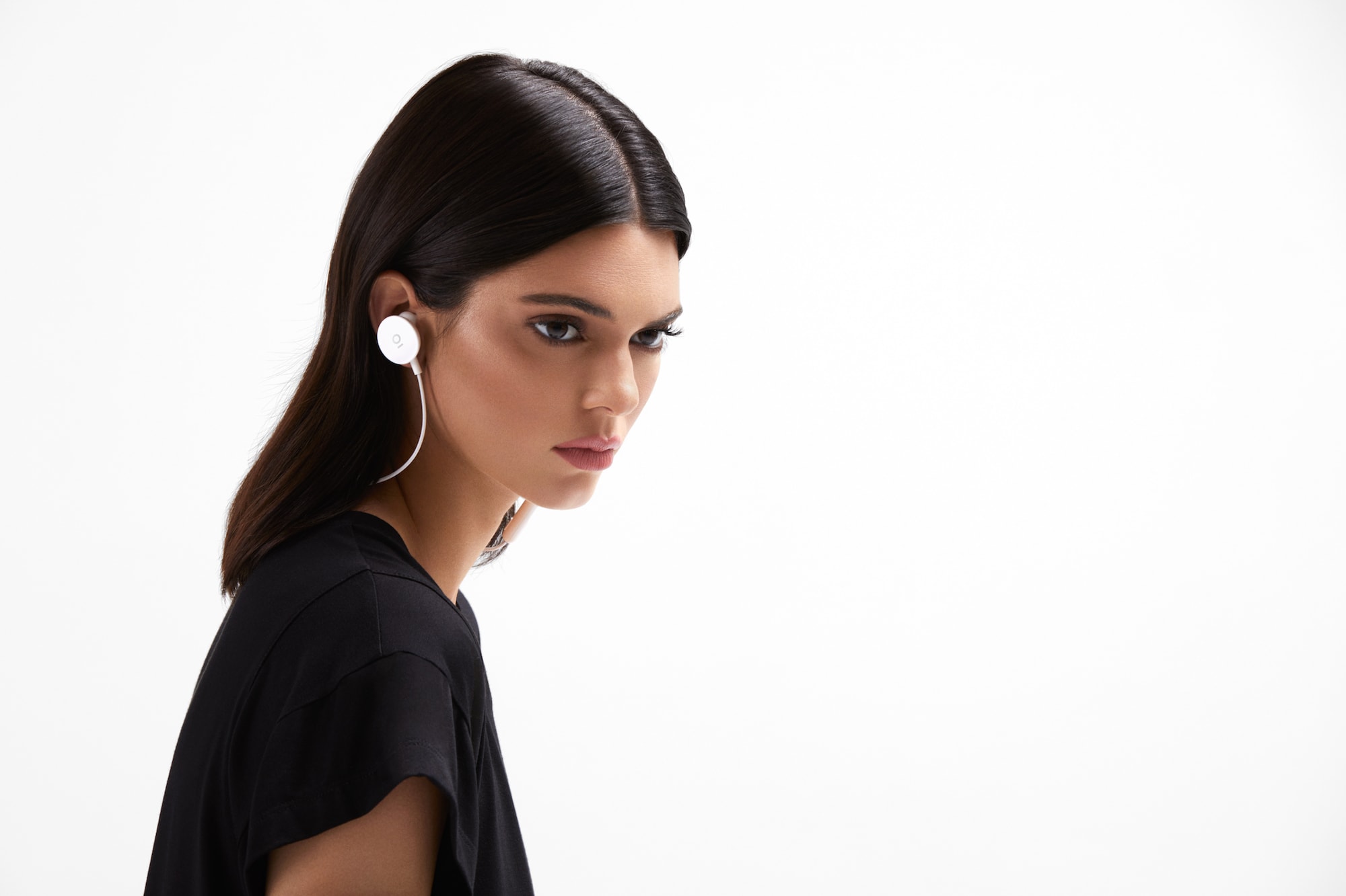 i.am+ 推出全新 Ceramic Buttons 2.5 無線藍牙耳機