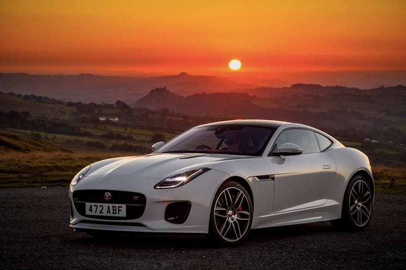 Jaguar 推出全新 F-Type Chequered Flag 特別版車款