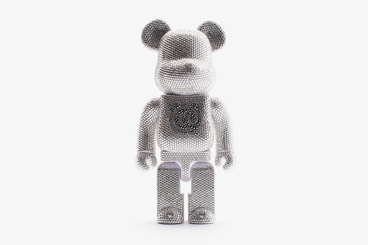 水鑽 BE@RBRICK 重現!LIGHTS STYLE x Medicom Toy 攜手打造「Swarovski」BE@RBRICK 玩偶