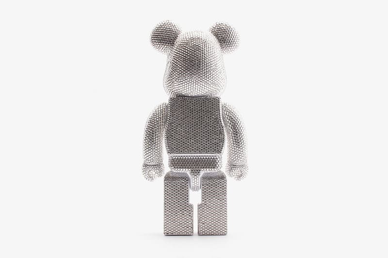 水鑽 BE@RBRICK 重現！LIGHTS STYLE x Medicom Toy 攜手打造「Swarovski」BE@RBRICK 玩偶