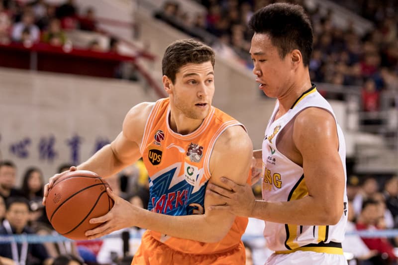 Jimmer Fredette 於 CBA 賽事豪取 75 分