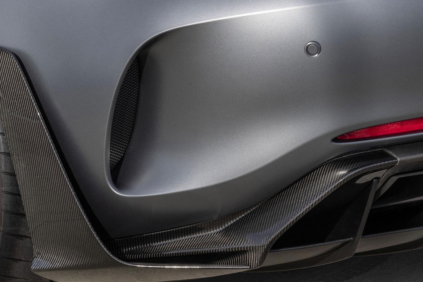 搶先預覽 Mercedes-AMG 全新車型 AMG GT R Pro 完整面貌
