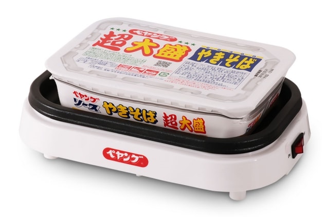 日本杯麵生產商研發世界首部自助炒麵機