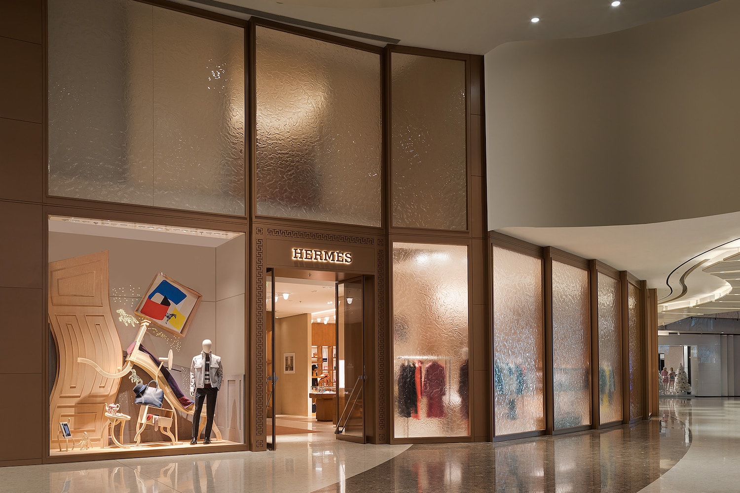 Hermès 上海國際金融中心專賣店為拓店揭幕推出別註單品