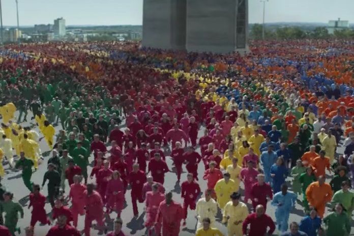 Apple 釋出全新廣告宣傳 iPhone XR 的豐富色彩