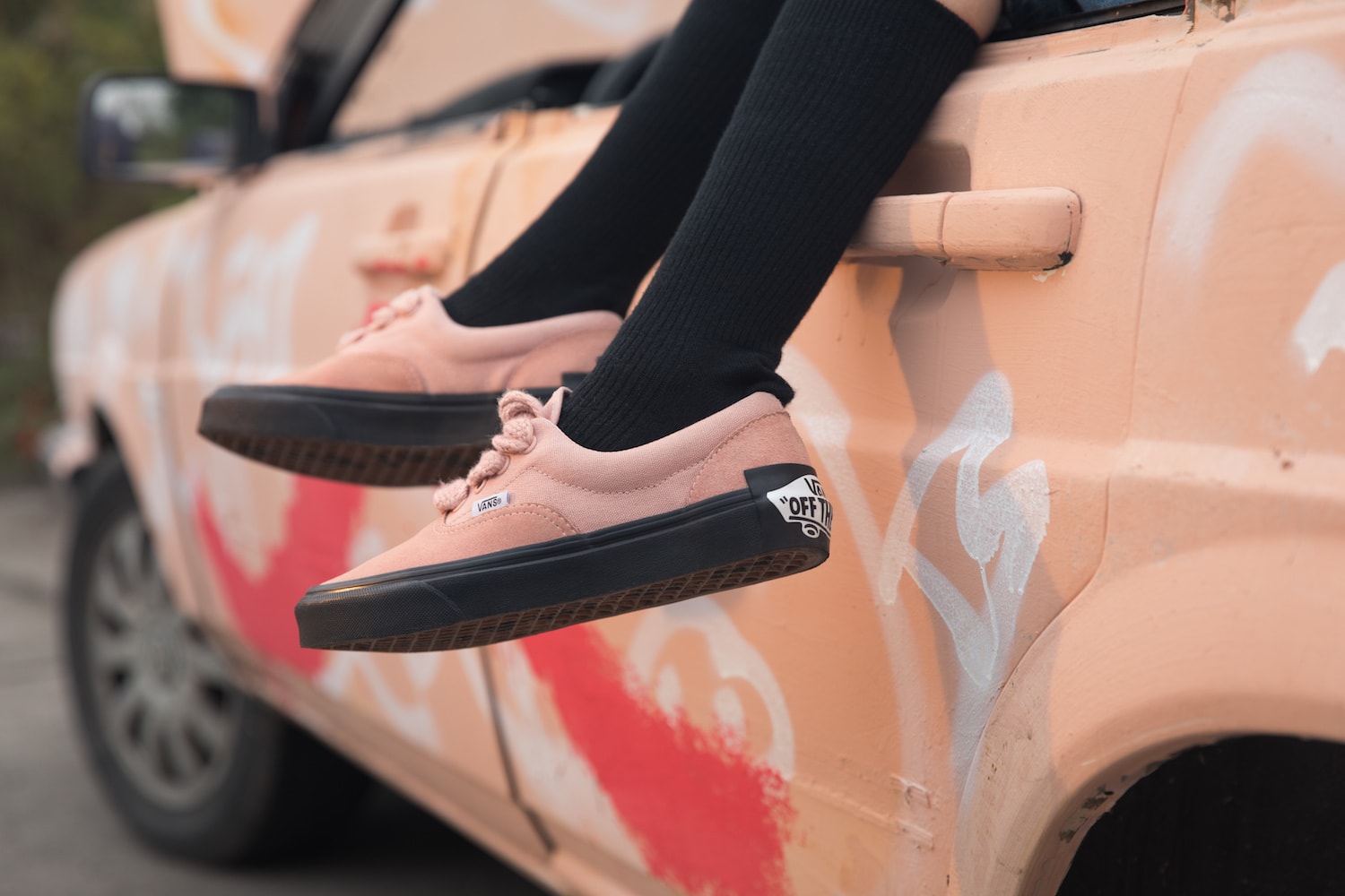 Vans 攜手蘇五口 Purlicue 推出豬年生肖聯名系列鞋款