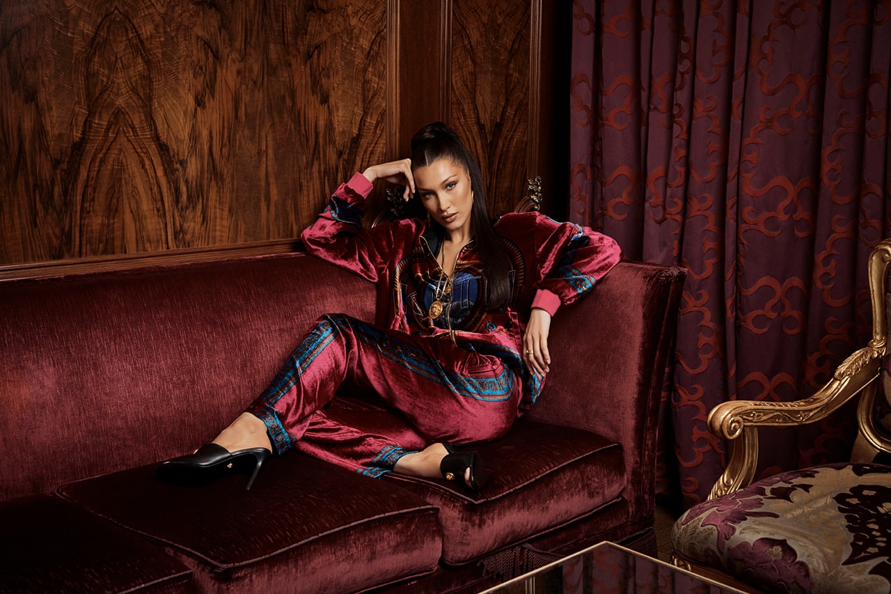 Bella Hadid 演繹 KITH PARK x Versace 跨界聯名系列造型大片