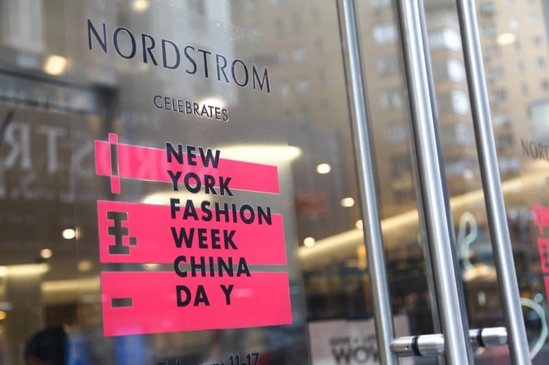 即便在纽约时装周秀场外，「中国设计」也在世界时装舞台闪耀