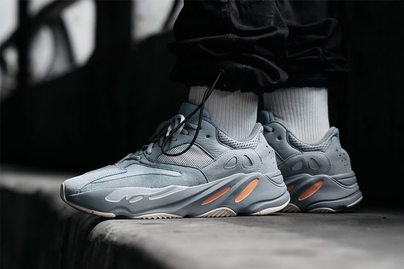 YEEZY BOOST 700 全新配色「Inertia」上腳预览