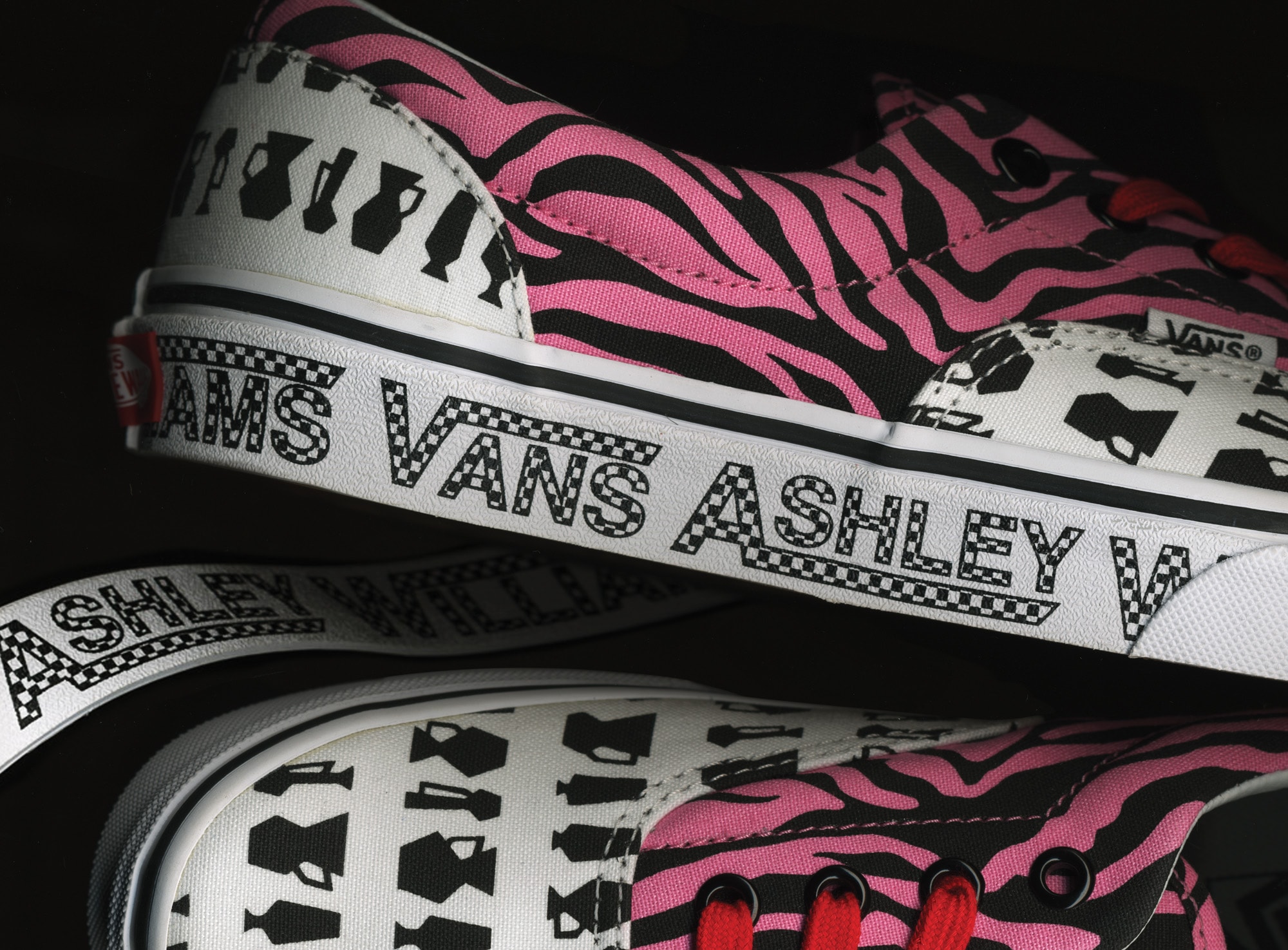 Vans 携手英国时装设计师 Ashley Williams 推出联名系列