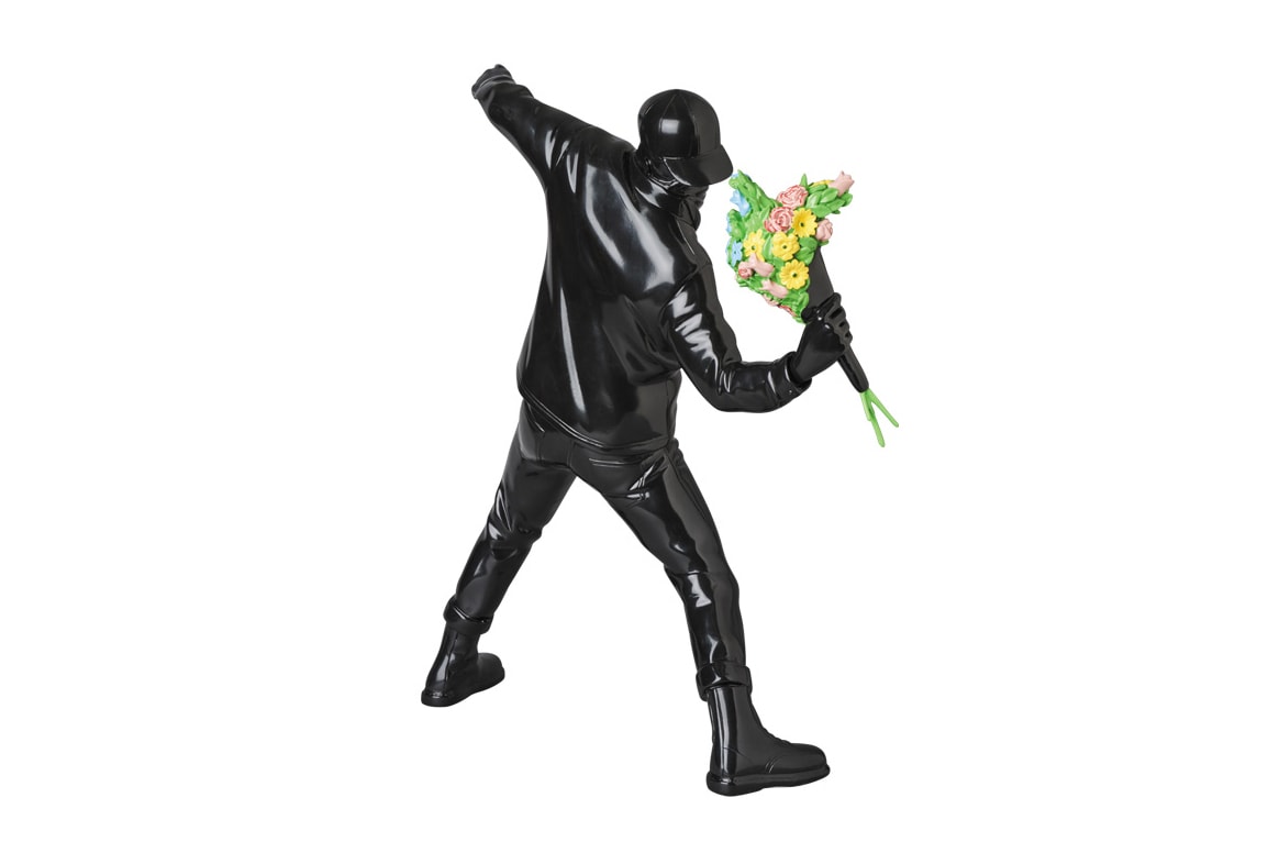 Medicom Toy x Brandalism 全新黑色版 Banksy「Flower Bomber」人偶登場