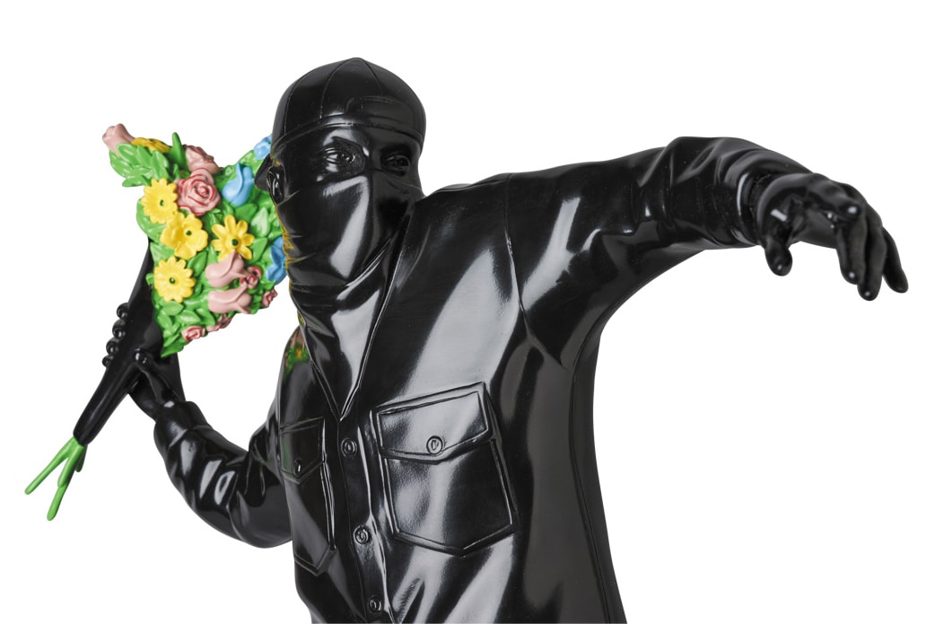 Medicom Toy x Brandalism 全新黑色版 Banksy「Flower Bomber」人偶登場