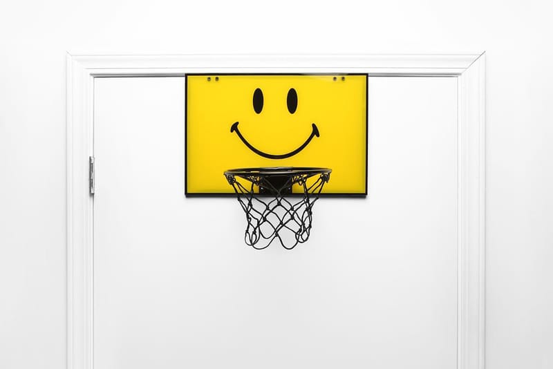 Chinatown Market 推出迷你「笑臉」籃球及球架