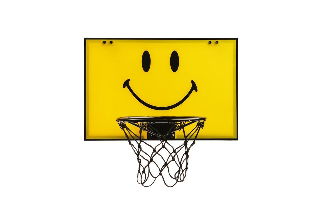Chinatown Market 推出迷你「笑臉」籃球及球架 