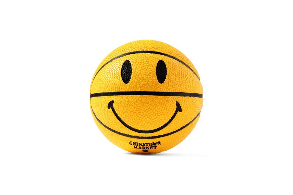 Chinatown Market 推出迷你「笑臉」籃球及球架 