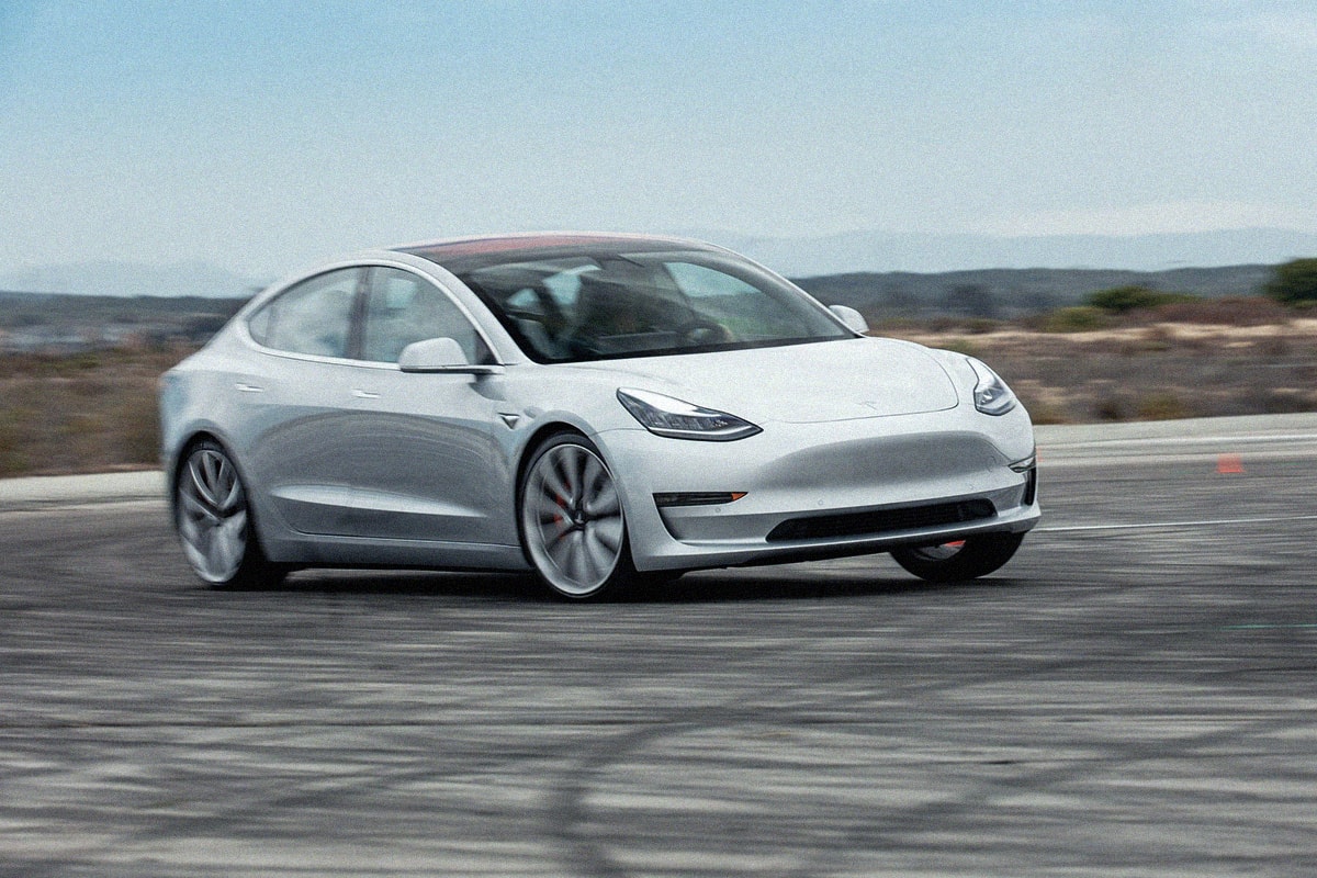 Tesla 入門版 Model 3 正式開售