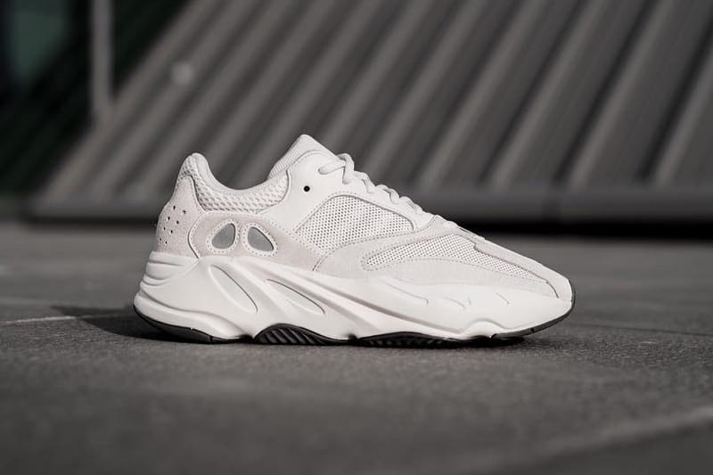 搶先預覽 YEEZY BOOST 700 全新白色版本