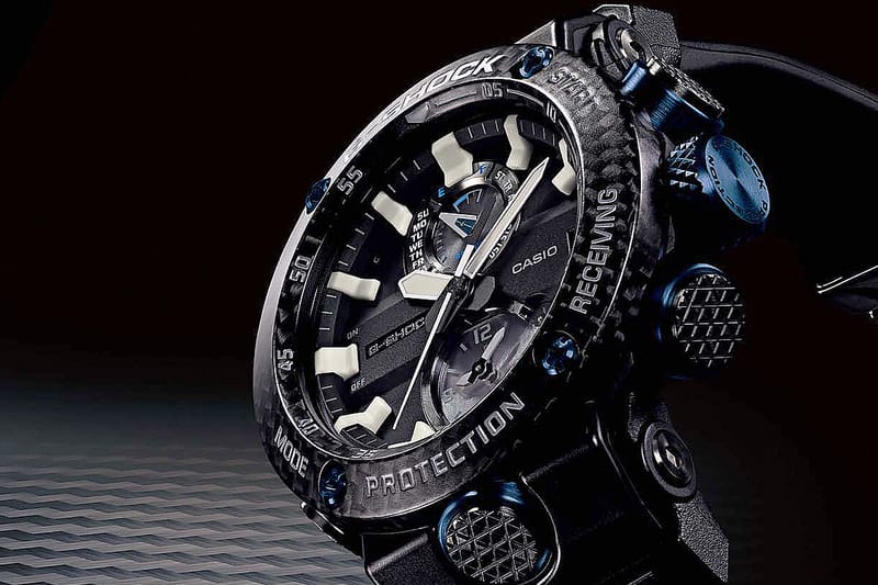 G-SHOCK 推出全新碳纖物料 GRAVITYMASTER 腕錶