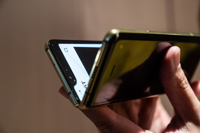 HYPEBEAST 率先近賞折叠屏幕手機 Samsung Galaxy Fold