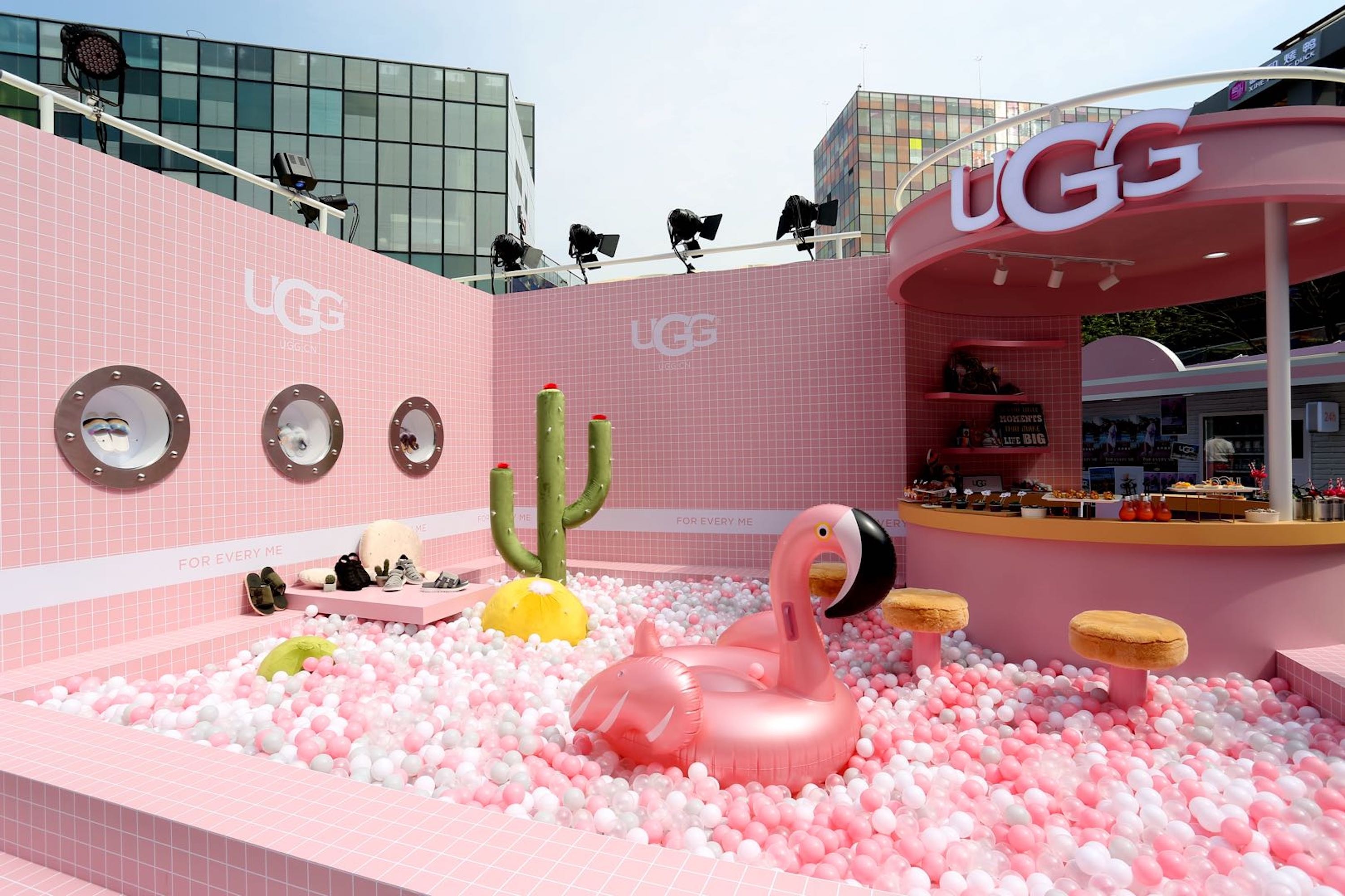 UGG 于北京打造加州乐园主题快闪店