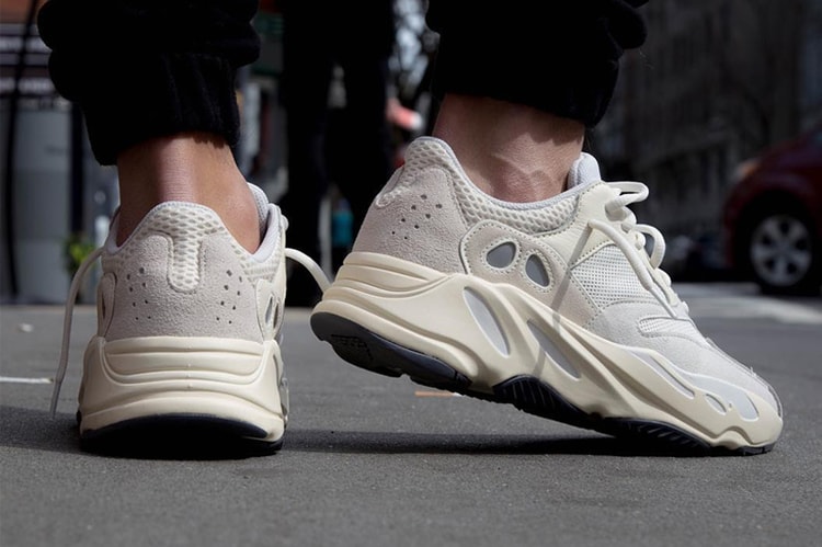YEEZY BOOST 700 全新配色「Analog」上腳預覽