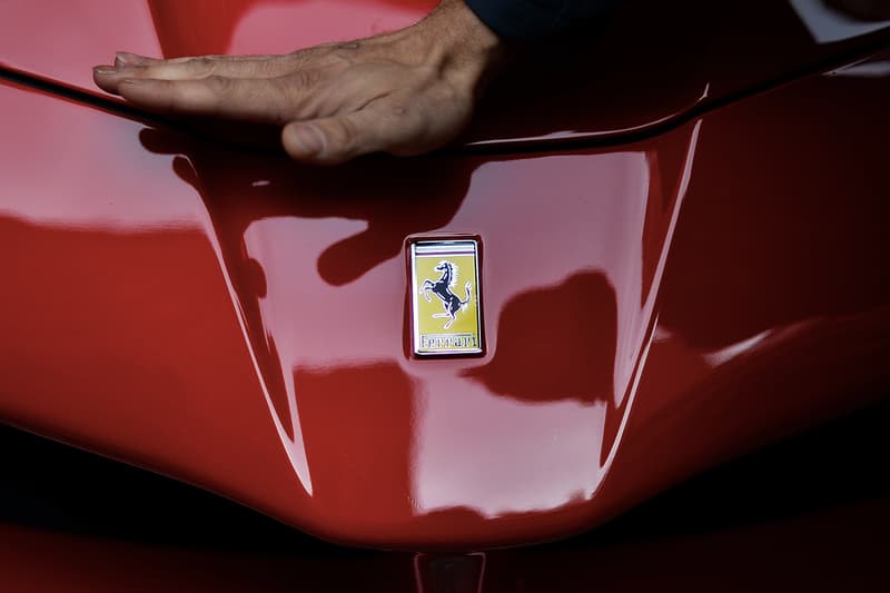 新「馬王」誕生?Ferrari 宣佈即將公佈全新混能超跑!
