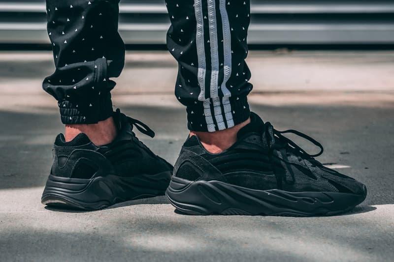 YEEZY BOOST 700 V2 人氣配色「Vanta」上脚预览