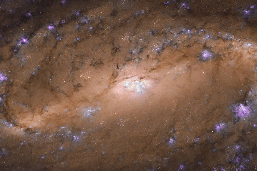 NASA 公佈獅子座螺旋星系 NGC 2903 圖像