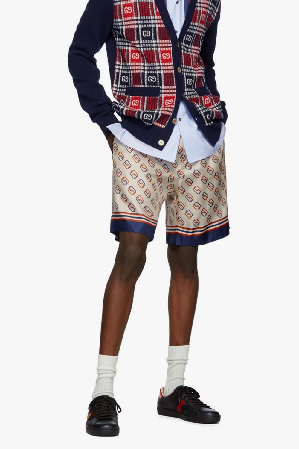 Gucci 全新 GG Logo 印花丹寧夾克和絲質短褲上架