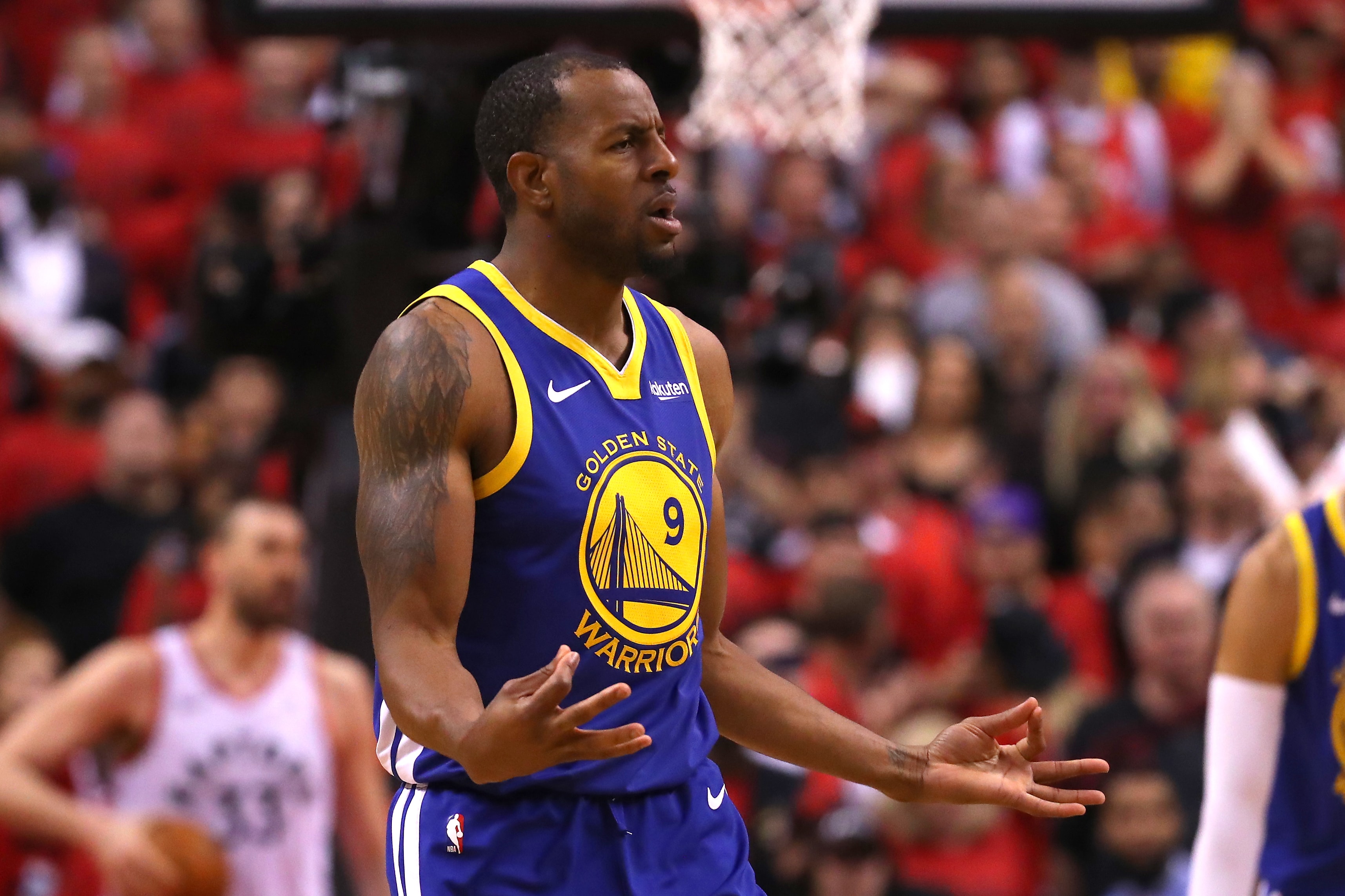 NBA 季後賽 2019 − 衛冕軍 Warriors 客場作戰擊敗 Raptors 扳平系列賽