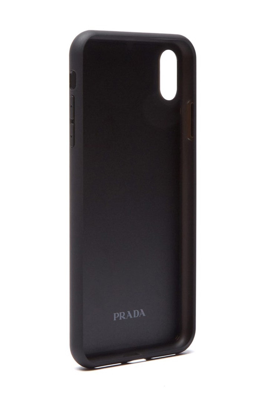 Prada 推出全新 iPhone XS Max 手機保護殼