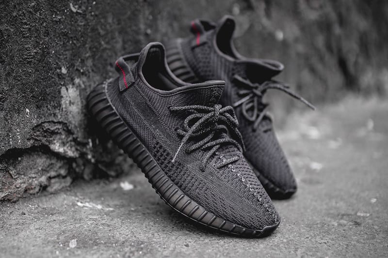 近賞 YEEZY BOOST 350 V2 全新「Triple Black」黑魂配色